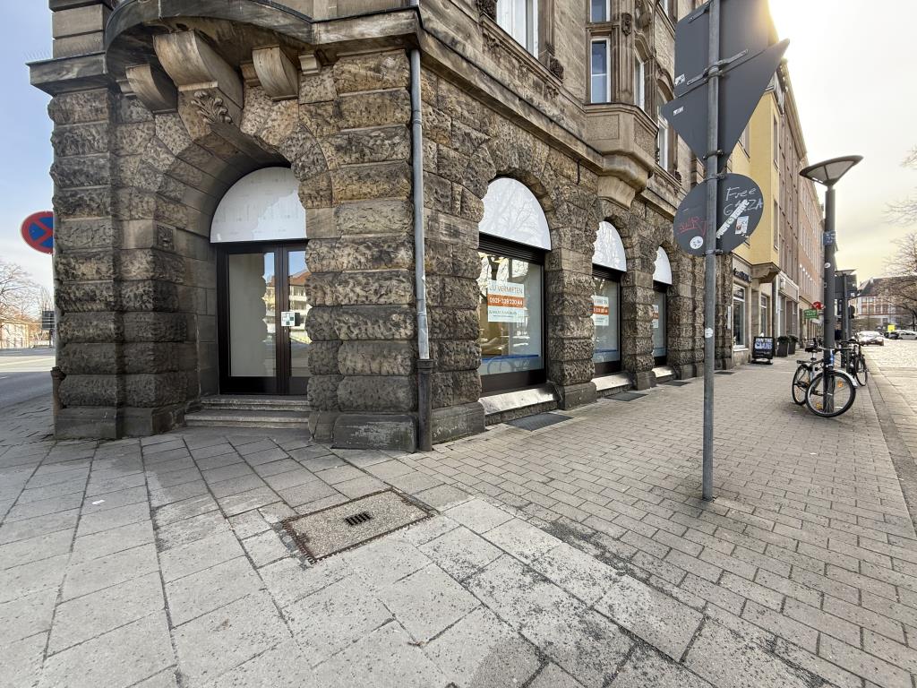 Ladeneingang, Außenansicht