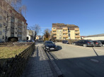 Straßensicht - Großzügige Maisonettewohnung mit Haus-im-Haus-Charakter in St. Georgen!