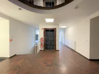 Treppenhaus, Aufzug