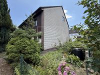 seitlicher Gartenbereich