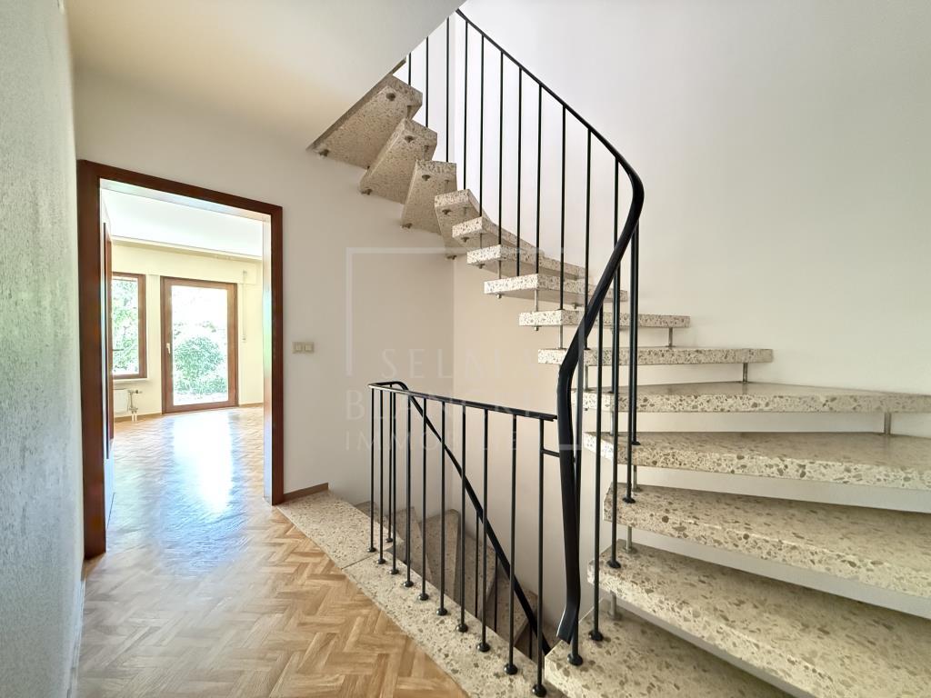 Treppenhaus EG